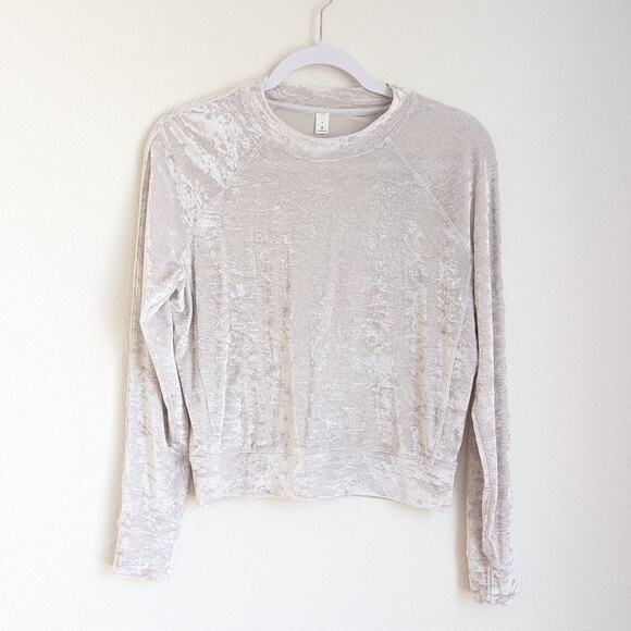 Lululemon Silver Warm Down Crew Sweatshirt Crushed Velvet Velour Top, size 4 - Picture 1 of 7